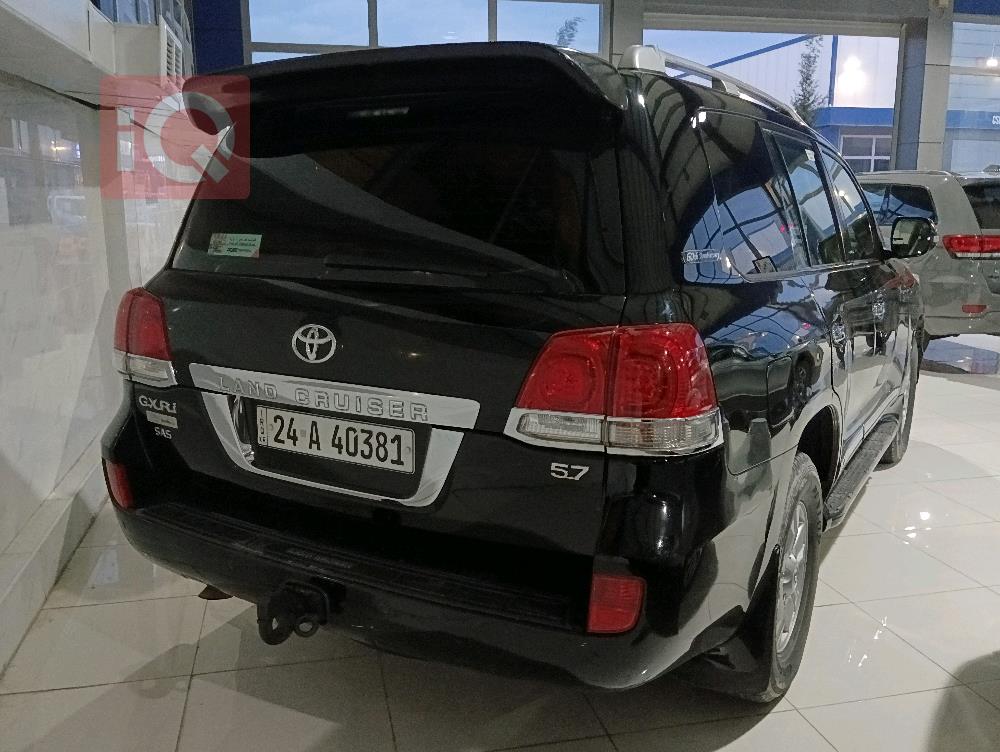 Toyota Land Cruiser